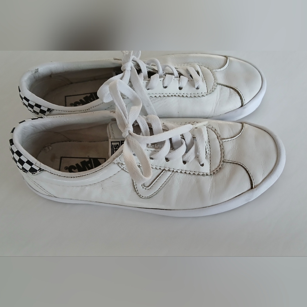 Vans Off the Wall White Leather Sneakers Women’s 7.5 – Lace‑Up – Checkered Heel